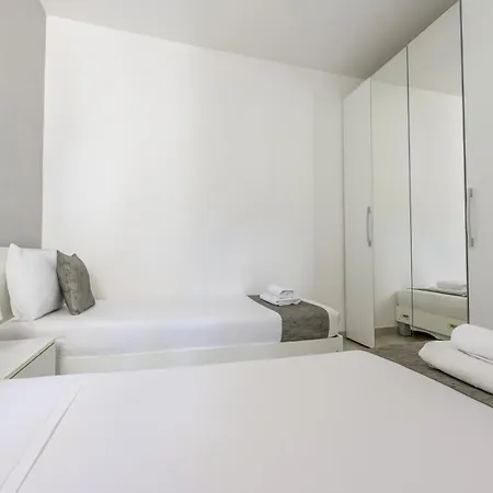 F4 Modern And Bright In Malta *